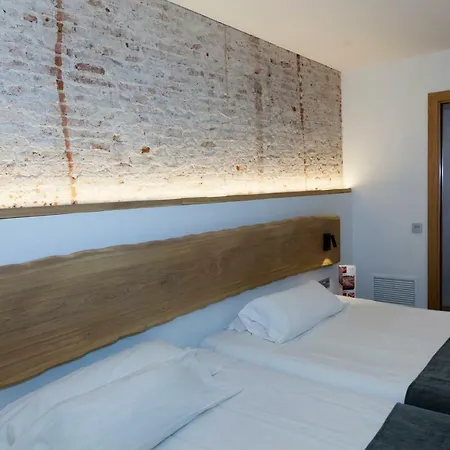 Hostal Paris-2